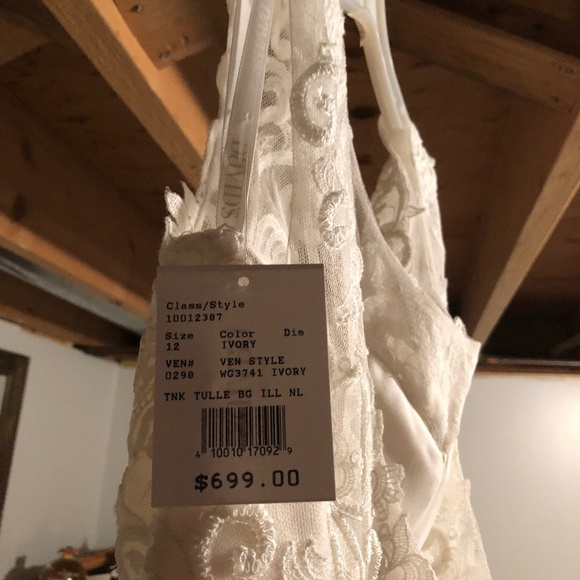 Wedding Dress - Picture 5 of 6